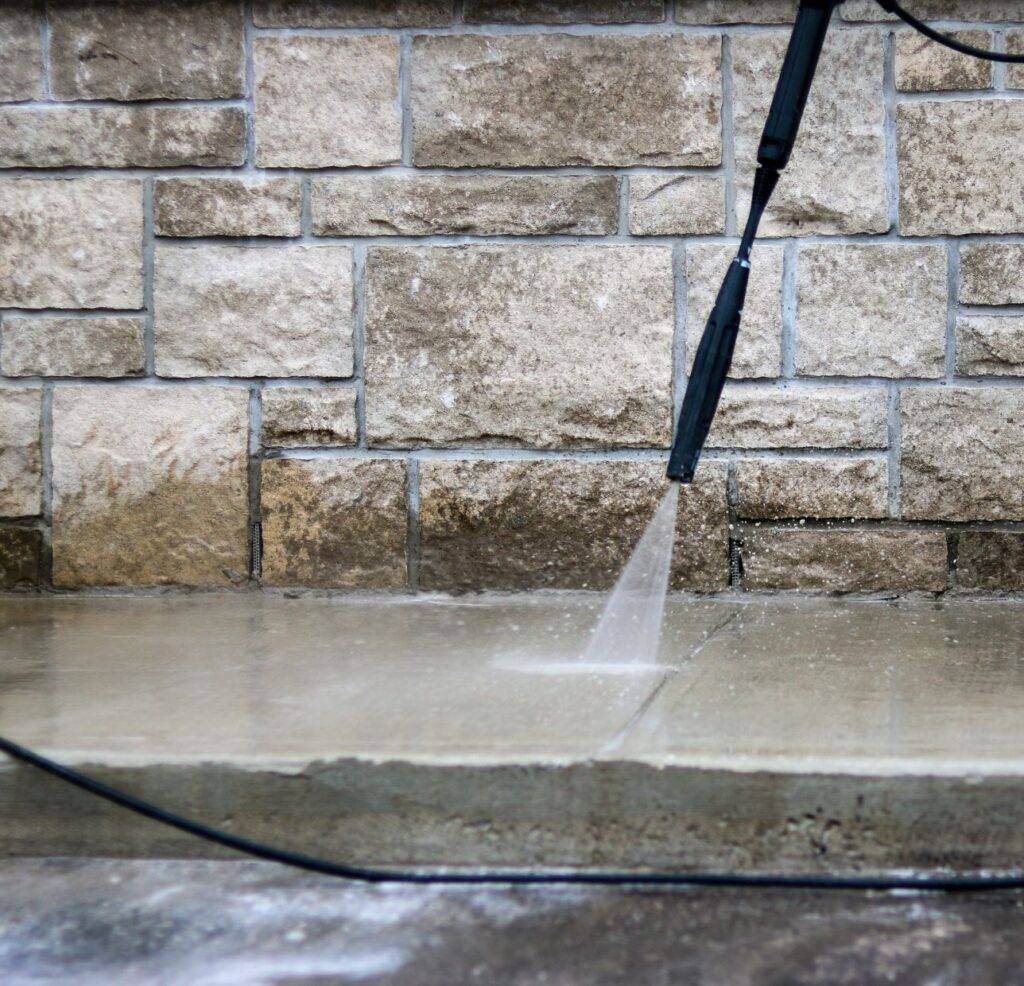 concrete sidewalk pressure washing